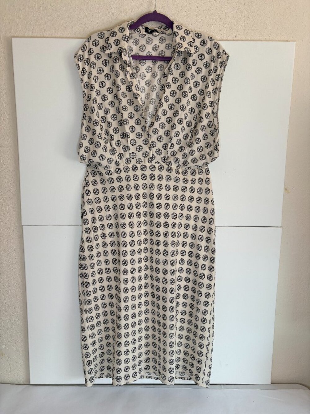 Express Women’s Large Black Beige Geometric Sleeveless Button Front Midi Dress